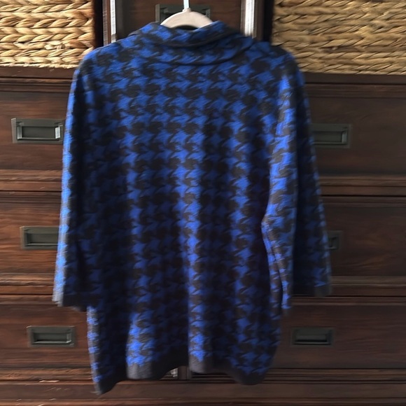 Blue and Black Houndstooth sweater Coat in size 2x - Picture 7 of 7